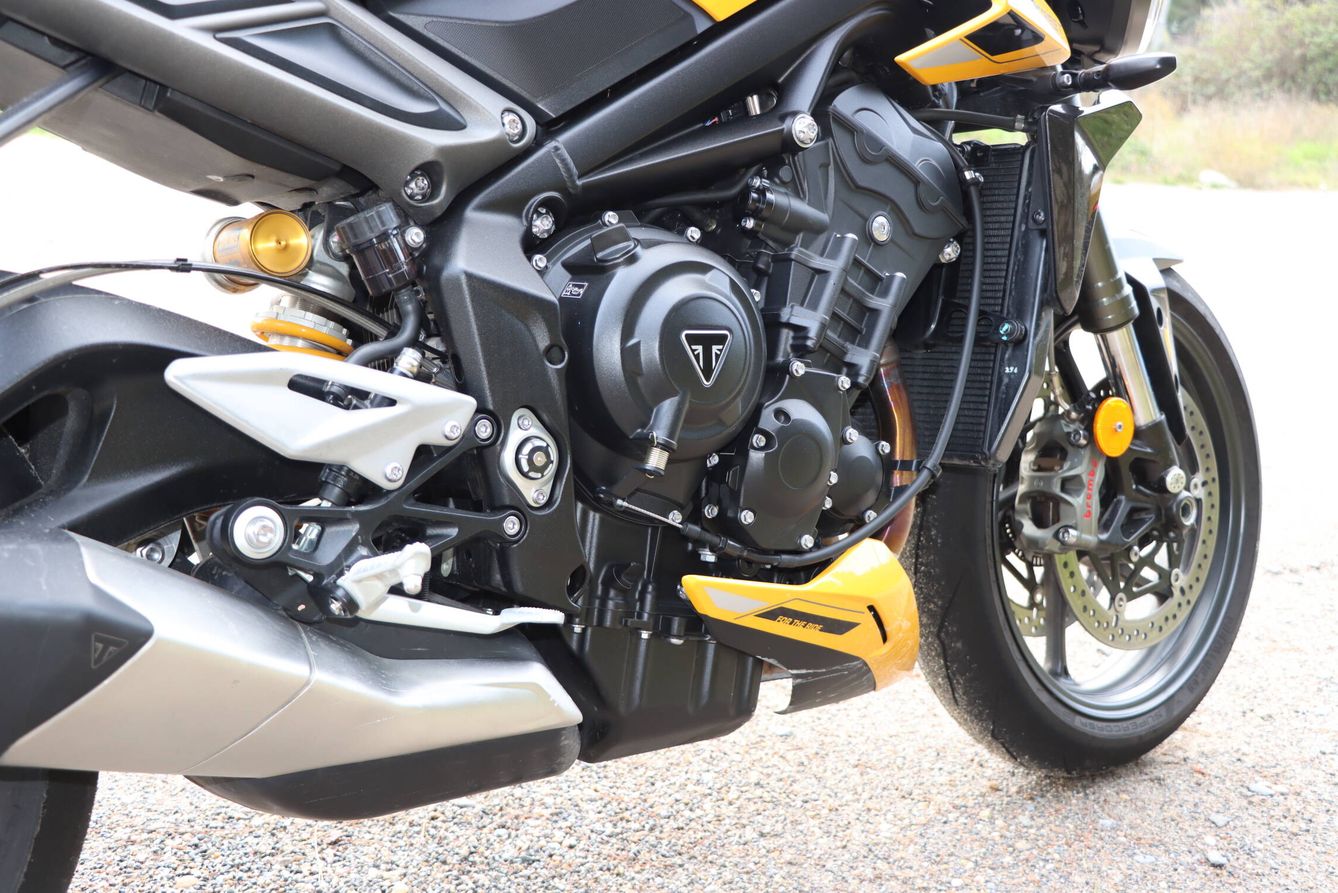 El motor tricilíndrico es la base del mismo propulsor empleado en el Mundial de Moto2.