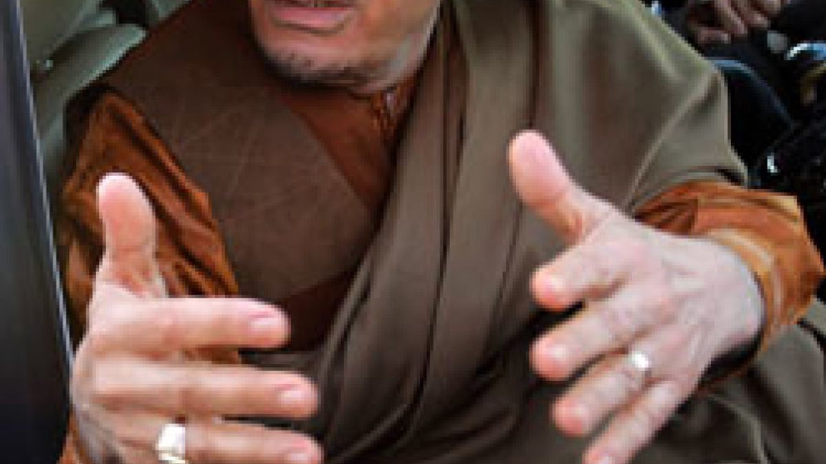 Gadafi acepta un plan de paz, pero los rebeldes piden su marcha