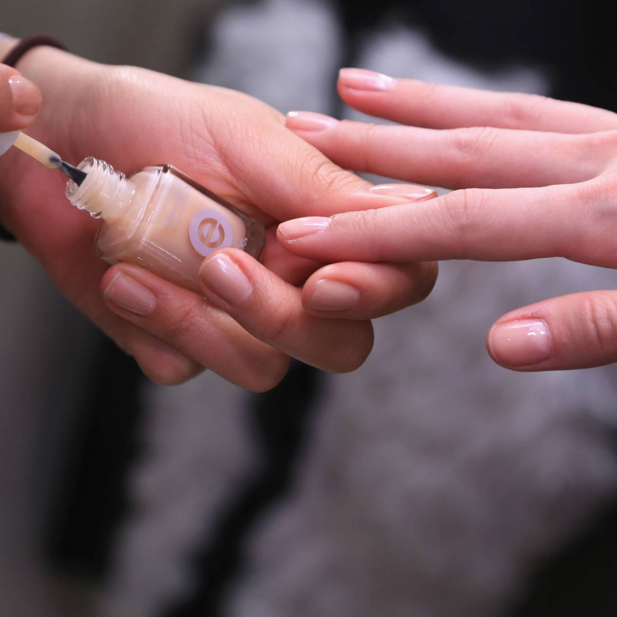 Los 3 superpoderes de la manicura japonesa que recuperará tus uñas en verano