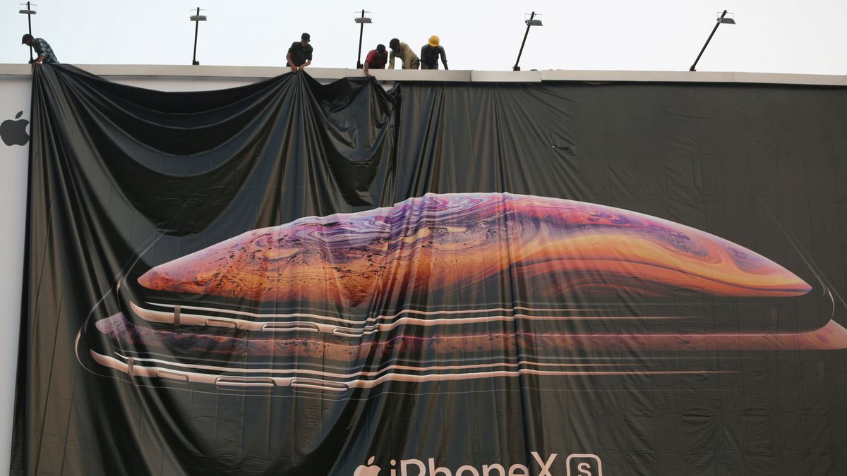 Apple se estrella con el iPhone: reconoce que venderá muchos menos de lo esperado