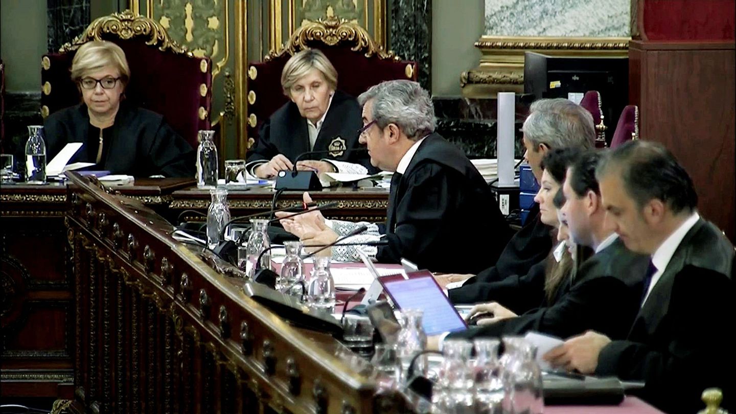 Imagen tomada de la señal institucional del Tribunal Supremo, del fiscal Javier Zaragoza (3i).