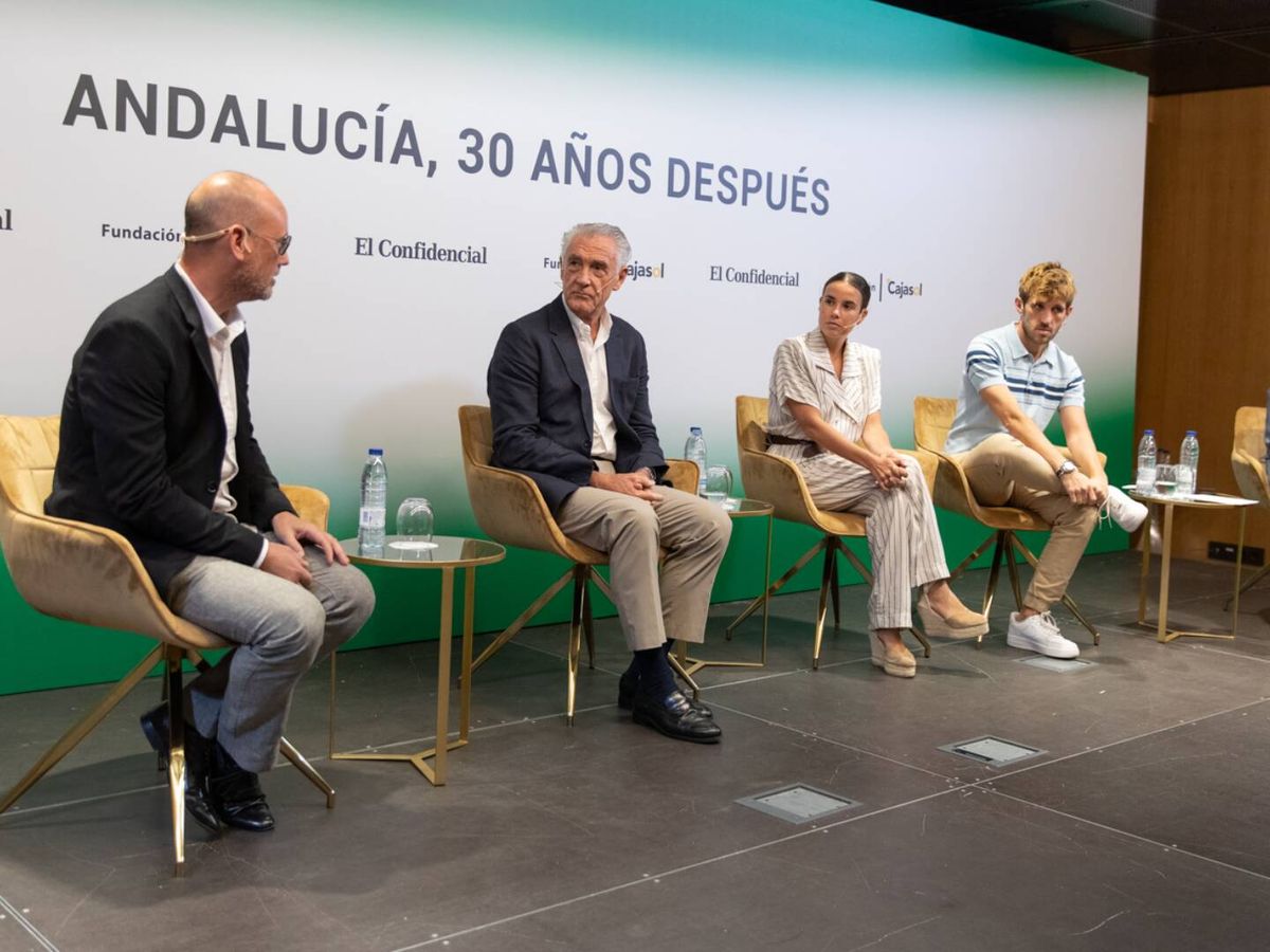 Foto: Mesa debate 'Andalucía, 30 años después: la evolución social y cultural'. 