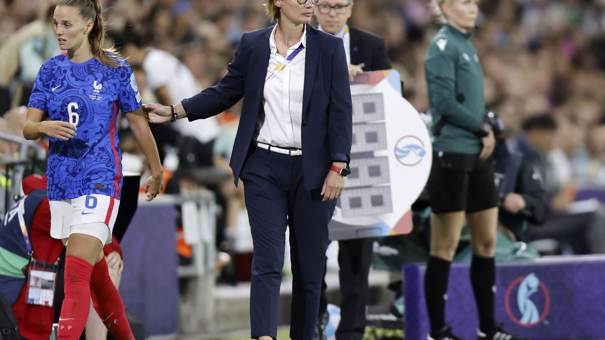 Francia despide a su seleccionadora por la presión de las futbolistas: Alexia ya sabe el camino