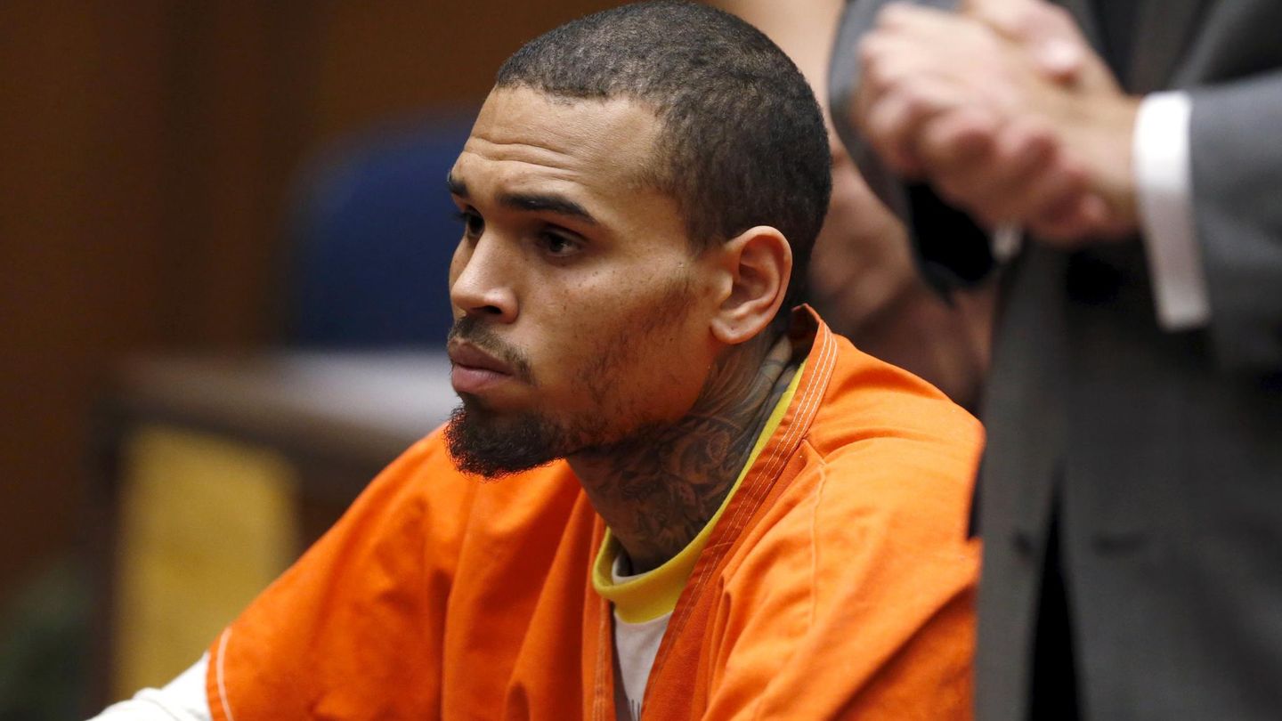 Chris Brown, condenado por su agresión a Rihanna. (Reuters/Lucy Nicholson)