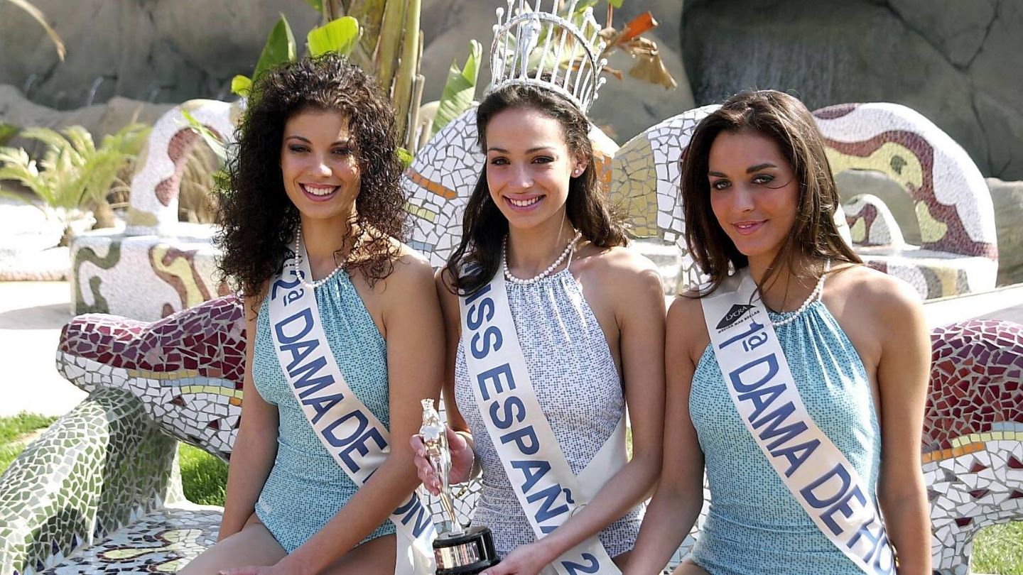 Miss España y sus damas de honor en 2003. (Gtres)