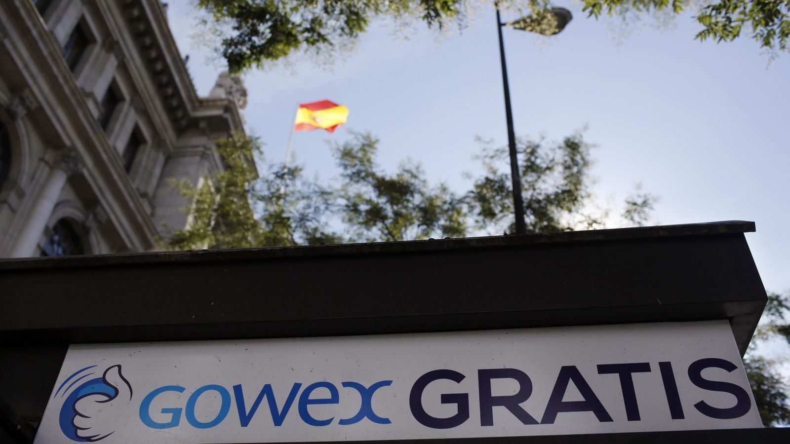 Foto: Un cartel publicitario de Gowex en un quiosco de Madrid. (Reuters)
