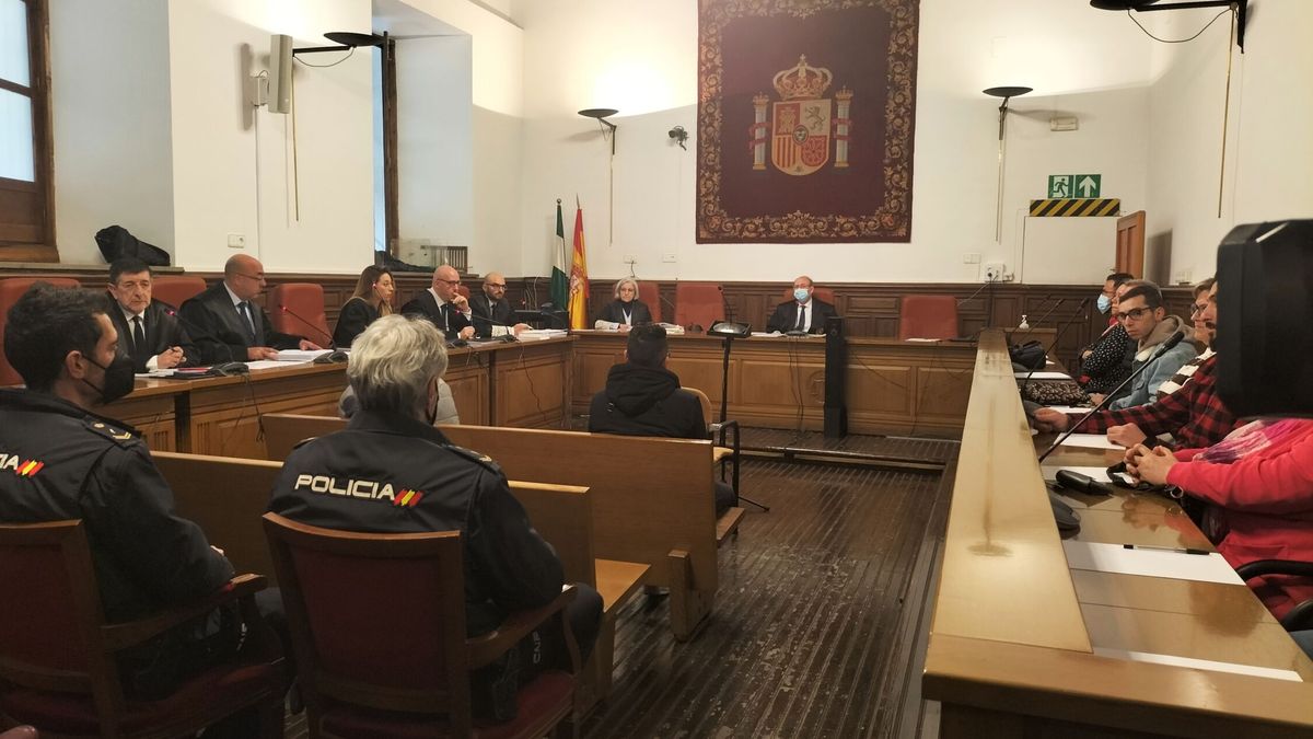 A juicio un profesor de Granada acusado de abuso sexual a un alumno menor de edad