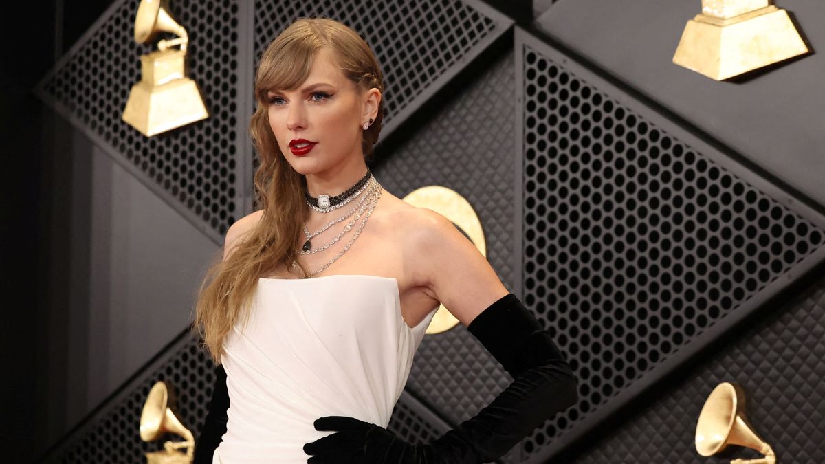 Blanco, rojo, negro y mucha piel desnuda: todos los looks y vestidos en la alfombra roja de los Premios Grammy