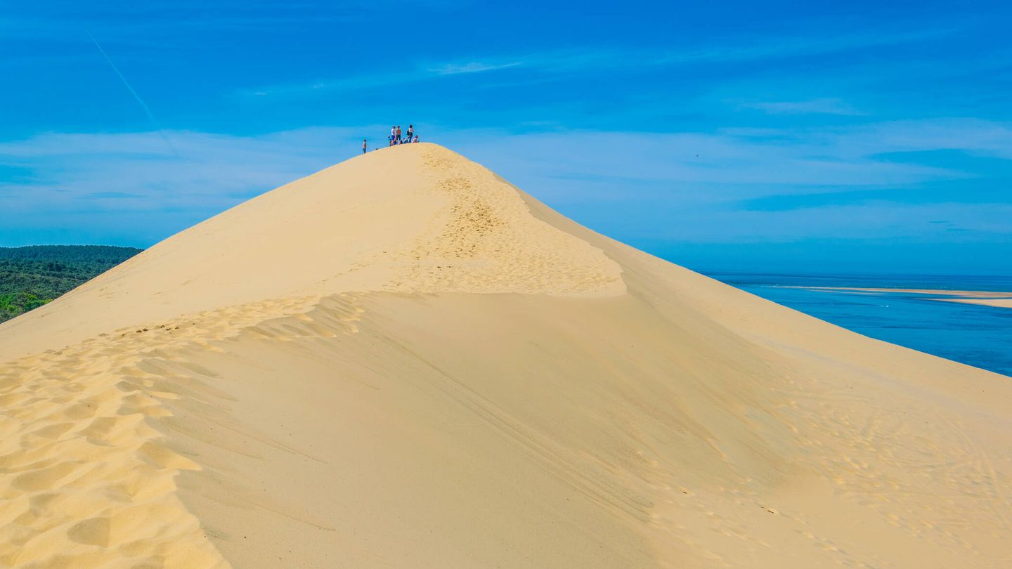 La duna más grande de Europa es parada obligatoria.