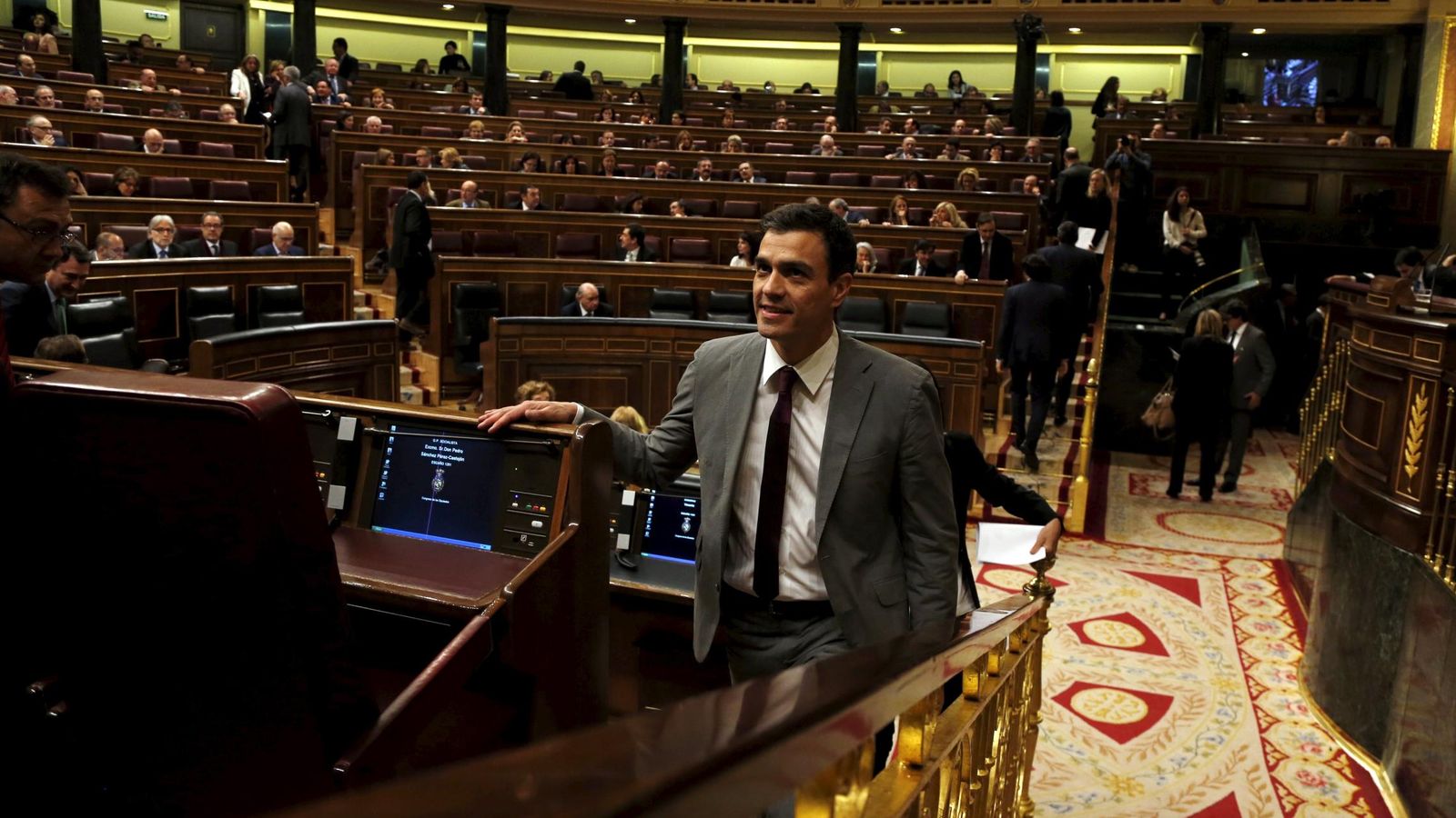 Foto: Pedro Sánchez ha votado a favor junto con el Partido Popular por error (REUTERS)