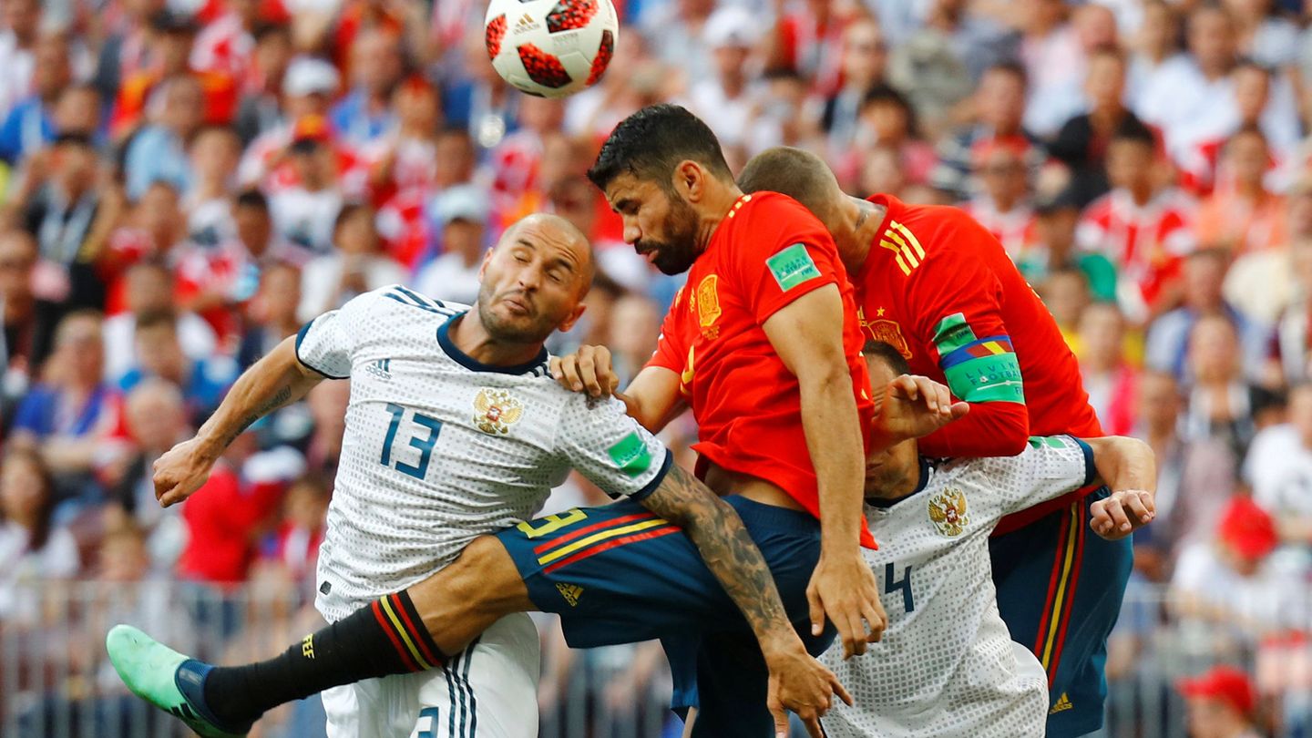 Diego Costa no está entrando mucho en juego. (Reuters)