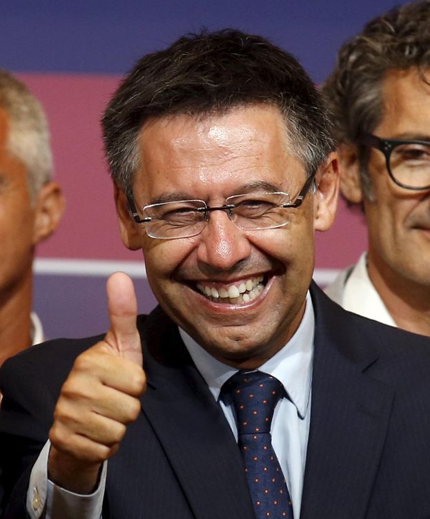 Foto: Barcelona's president josep maria bartomeu celebrates their victory after being re-elected in barcelona