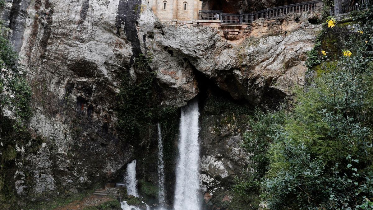 Muere el niño de tres años que cayó en el Santuario de Covadonga 