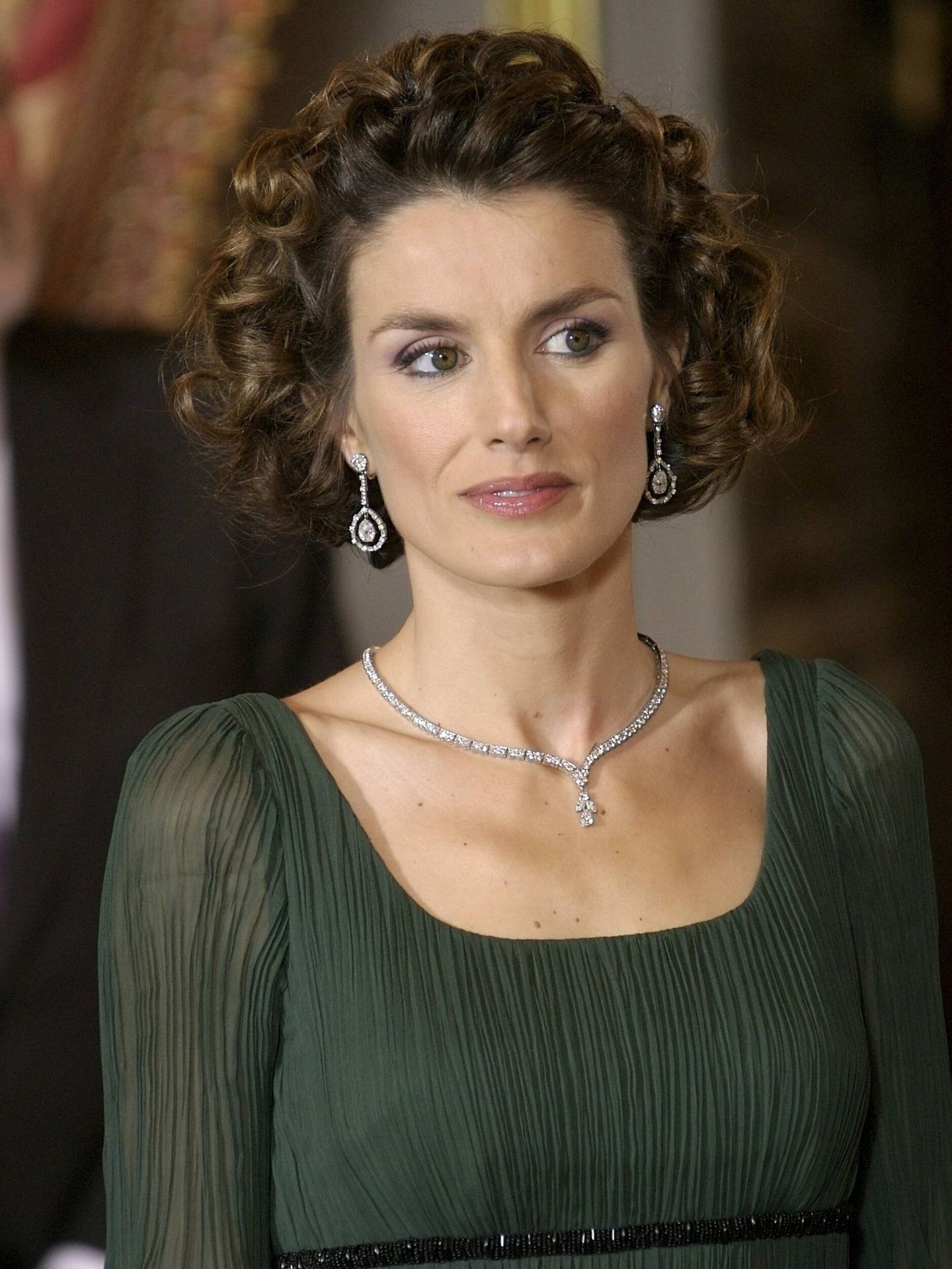  La reina Letizia, con los pendientes y el collar que la reina Sofía llevó en su boda. (Getty)
