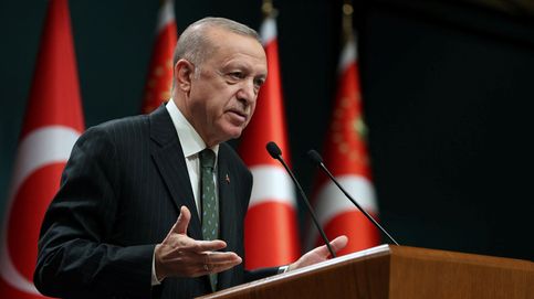 La lira vuelve a caer tras el espejismo de Erdogan y cerrará 2021 con un desplome del 40%