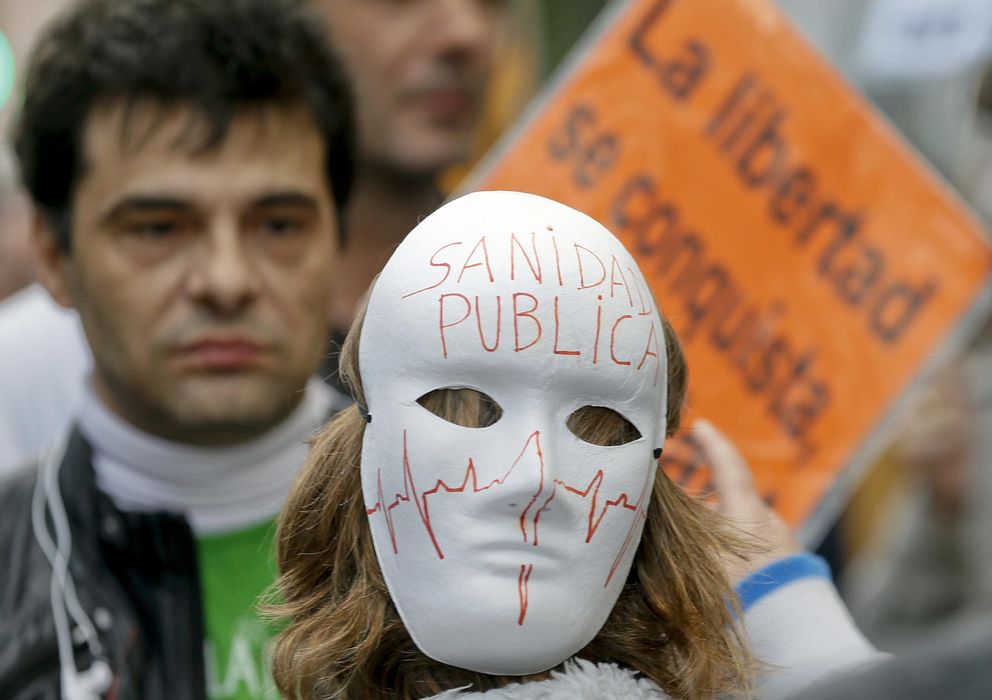 Foto: Manifestación por la defensa de los servicios públicos en Madrid. (Juanjo Martín/ EFE)