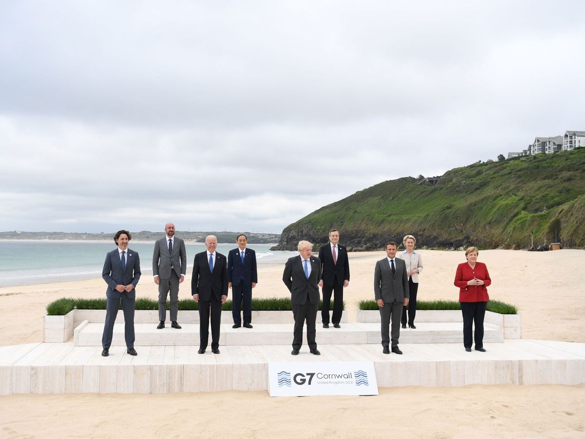Foto: Fotografía de los líderes políticos tomada durante la cumbre del G7 en Carbis Bay, Reino Unido. (EFE)
