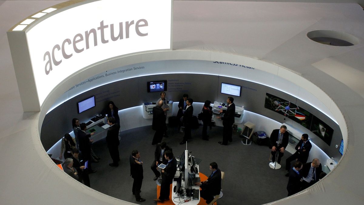 Accenture despedirá hasta a 900 empleados en Reino Unido