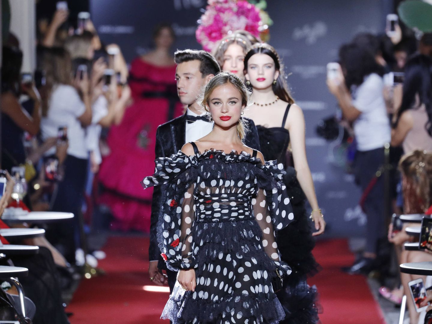 Modelos desfilando durante un desfile secreto de Dolce & Gabbana en Milan (Getty Images)