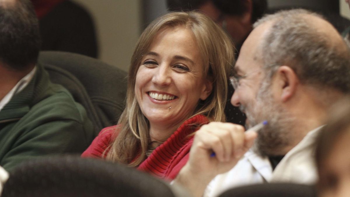 Tania Sánchez adelanta su marcha de Izquierda Unida para volar con Podemos