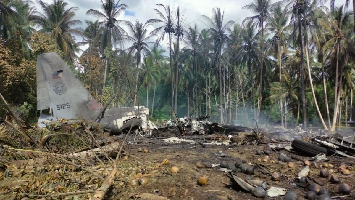 Al menos 43 muertos y 53 heridos en el accidente de un avión militar en Filipinas