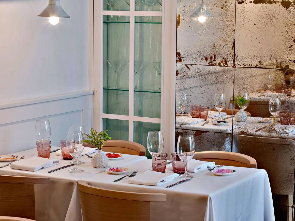 Foto: Mesa puesta en el restaurante Villoldo de Madrid.