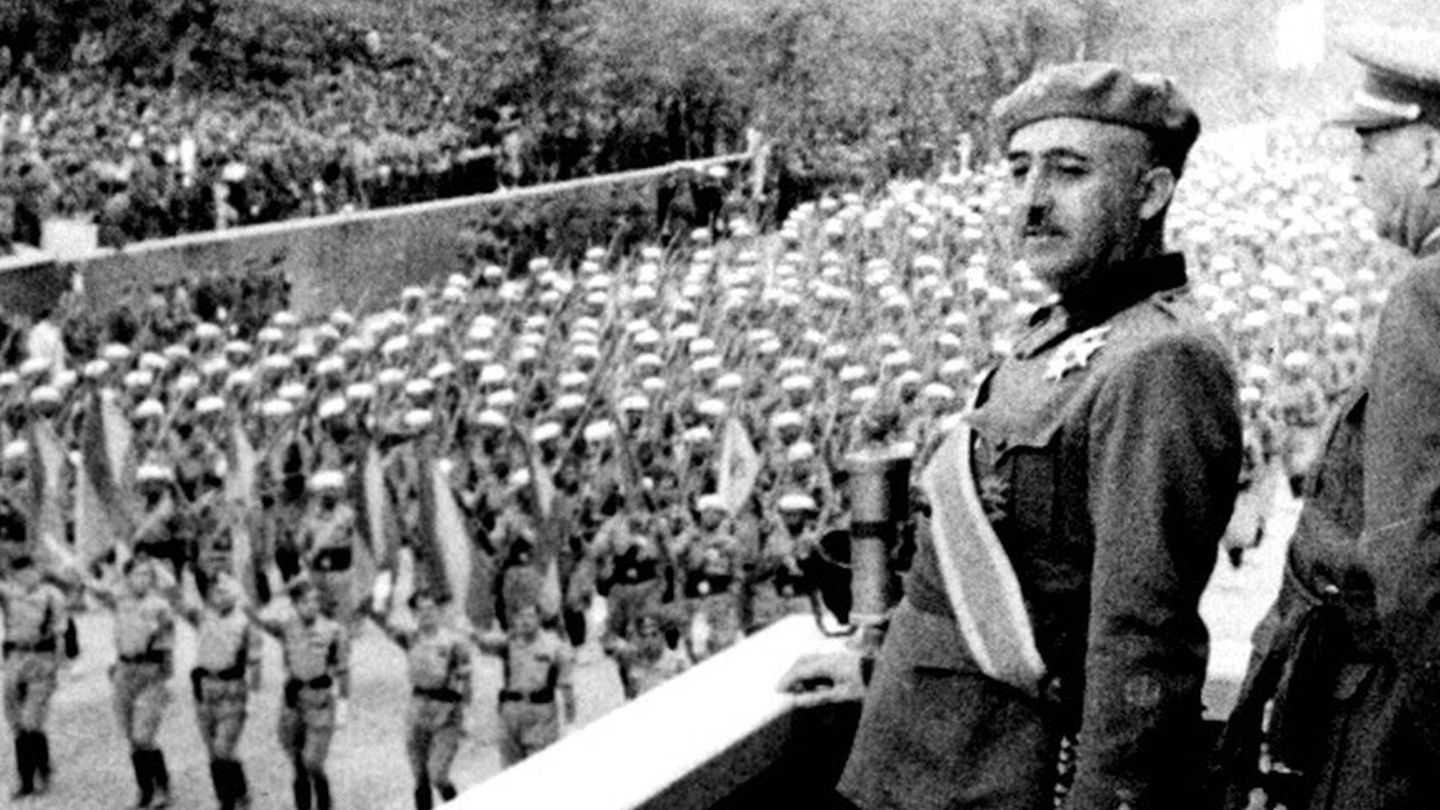 Franco en el Desfile de la Victoria el 19 de mayo de 1939.