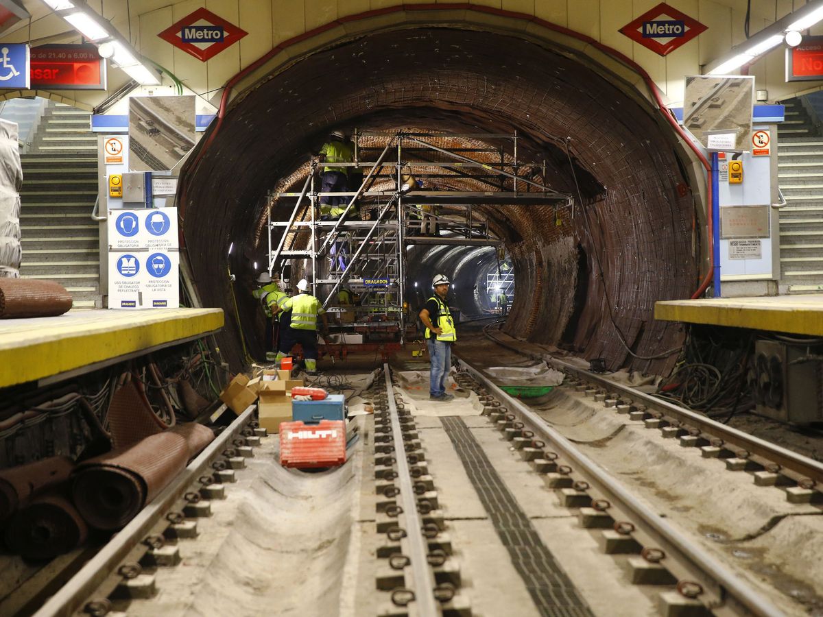 Foto: Metro de Madrid sigue en obras en septiembre: líneas afectadas por cortes, rutas alternativas y estaciones sin servicio. (EFE/J. P. Gandul)