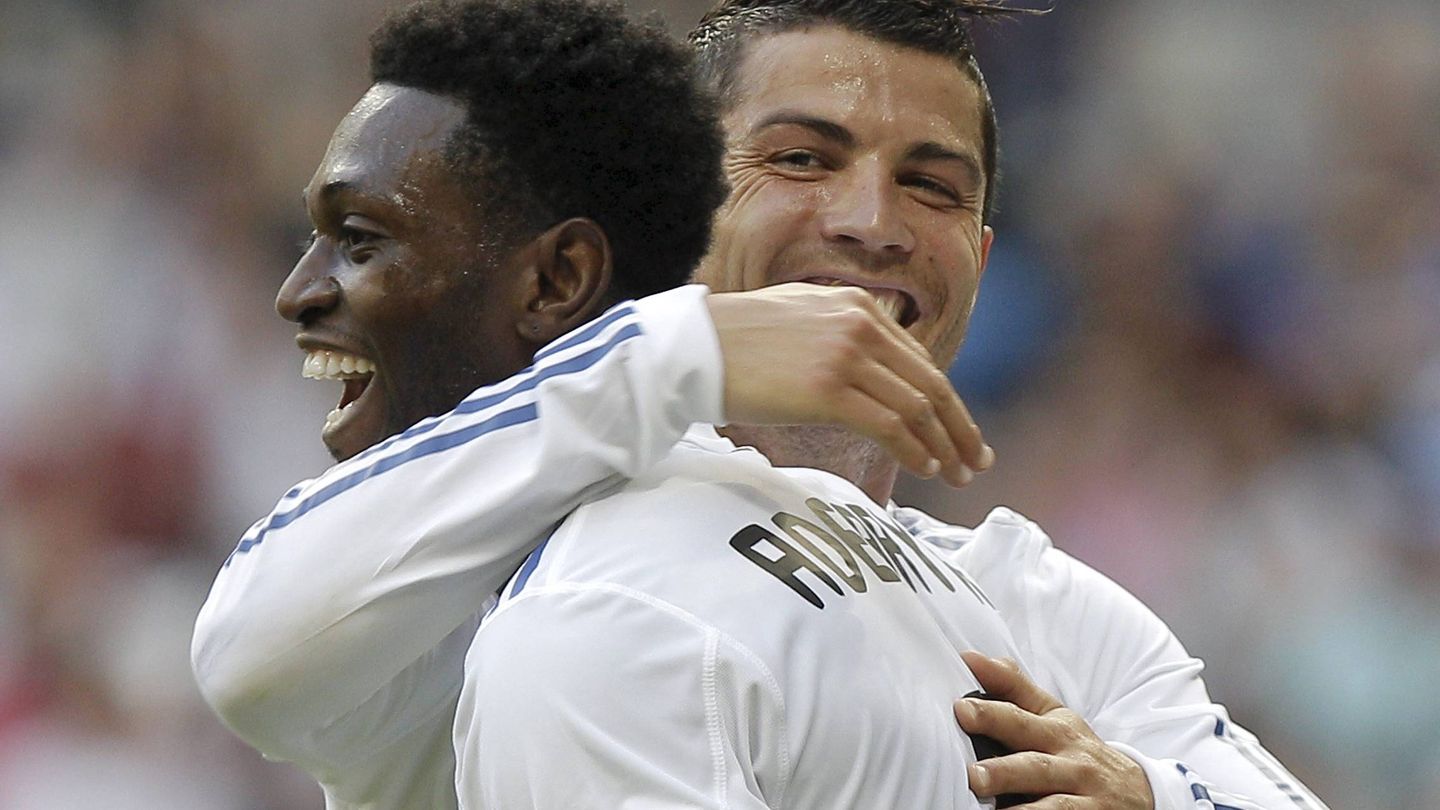Adebayor, junto a Cristiano Ronaldo, en su etapa en el Real Madrid. (EFE)