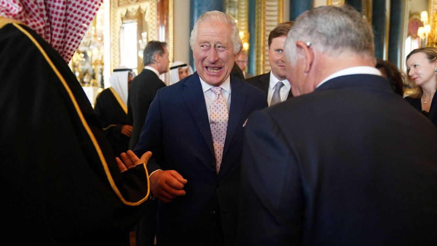 El rey Carlos III tampoco ha dudado en mostrar su sonrisa. (Reuters)