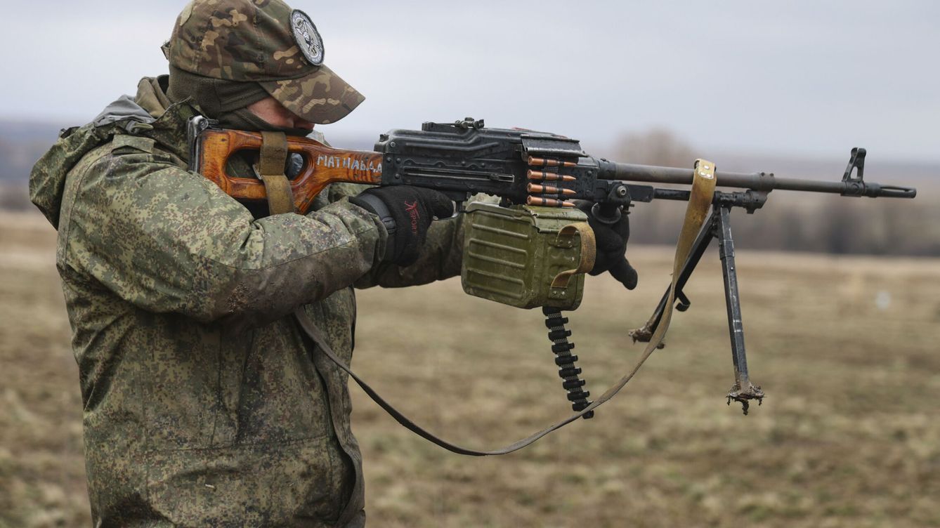 Foto: Un soldado ruso en el frente de Donetsk. (EFE)