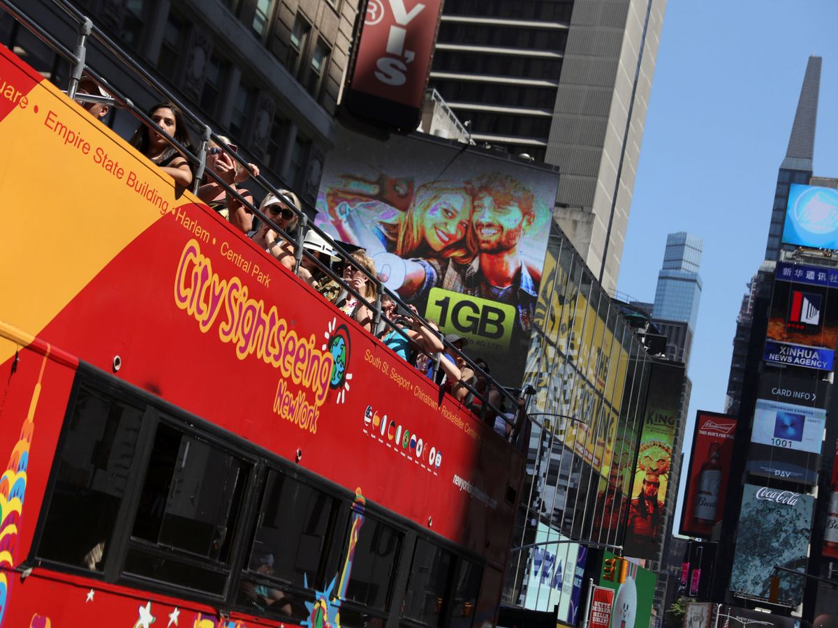 Foto: Bus turístico de la compañía sevillana City Sightseeing en Nueva York. (Reuters)