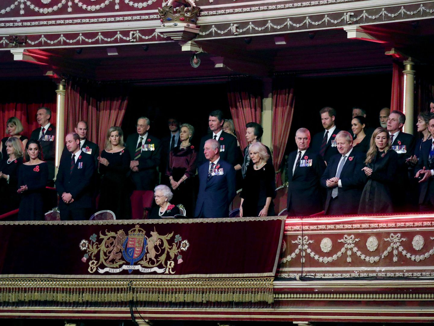 La familia real británica, en el concierto por el Remembrance Day. (Reuters)