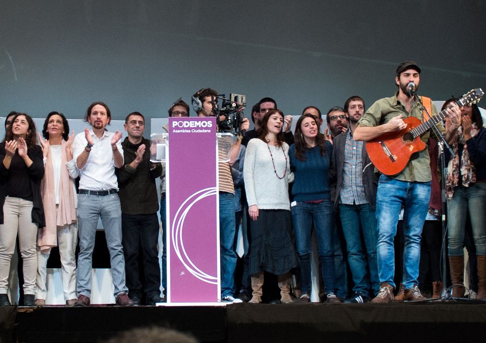 Foto: Asamblea Ciudadana 'Sí Se Puede', de Podemos, con Pablo Iglesias y su equipo, en el Teatro Nuevo Apolo de Madrid. (Daniel Muñoz)