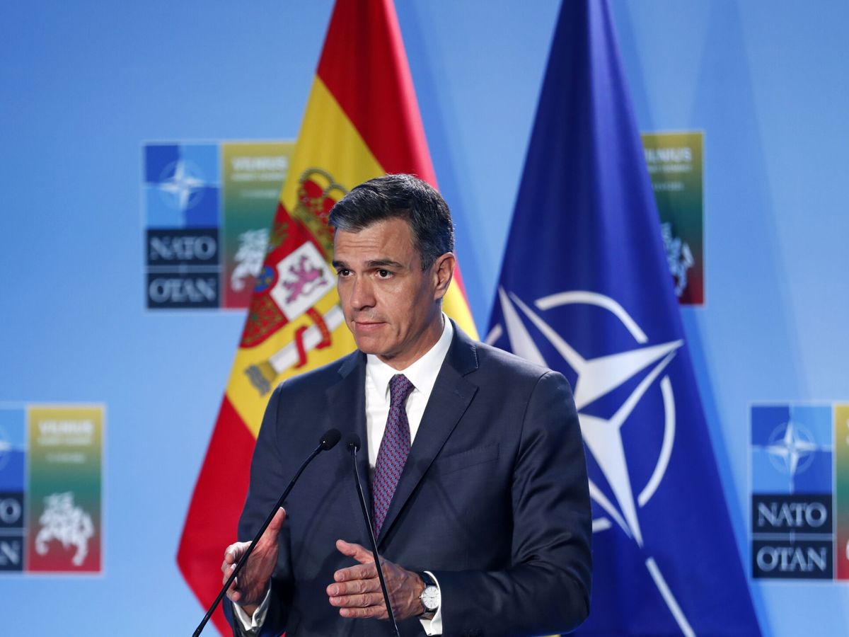 Foto: El presidente del Gobierno, Pedro Sánchez, durante una comparecencia ante los medios este miércoles en Vilna (Lituania) tras la cumbre de la OTAN. (EFE/EPA/Toms Kalnins)