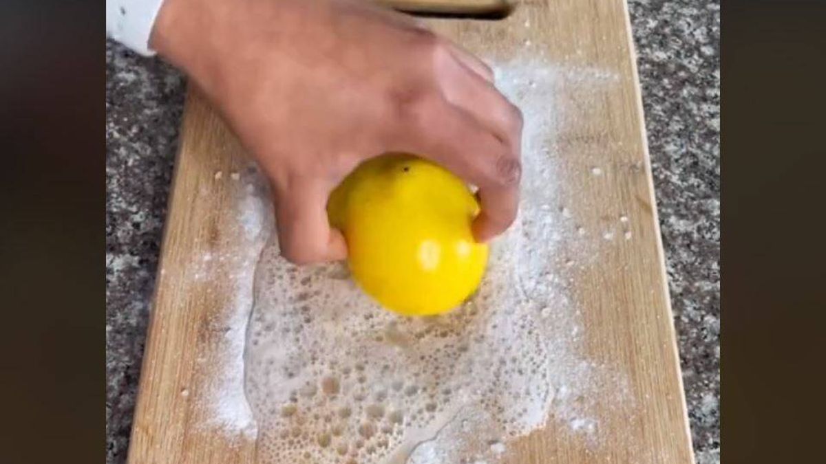 El truco definitivo para dejar como nuevas las tablas de cortar de tu cocina