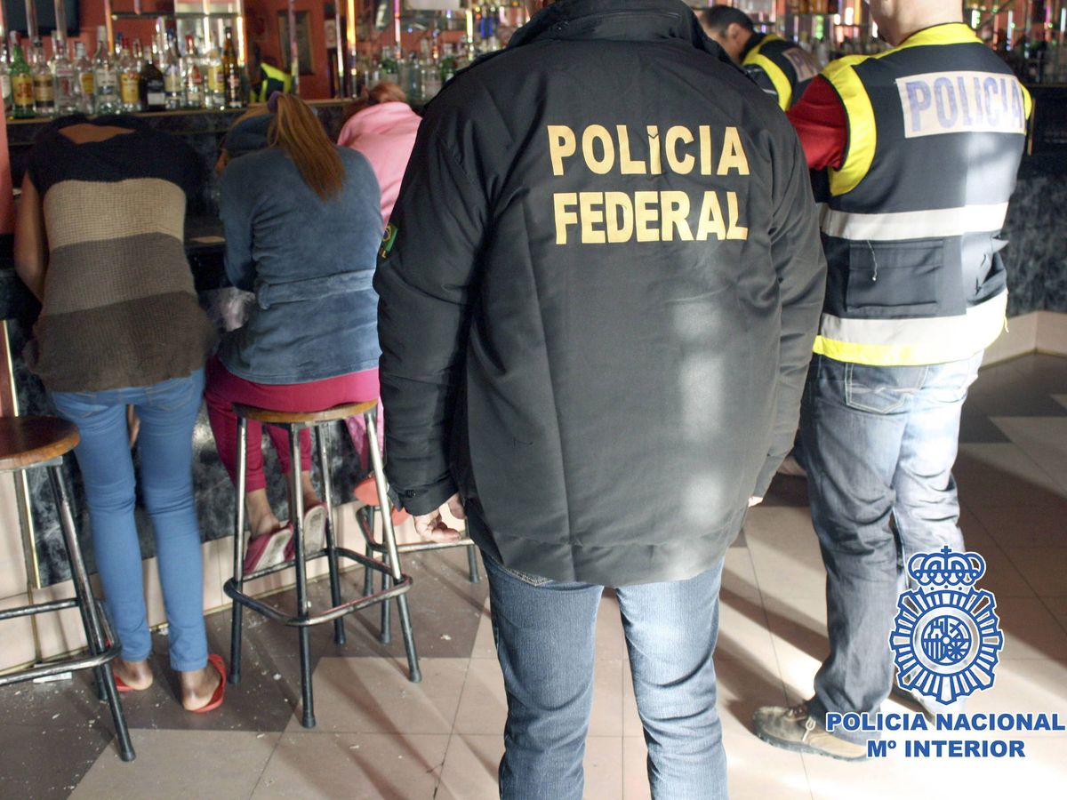 Foto: Imagen de archivo de una operación contra las redes de prostitución en España. (EFE)