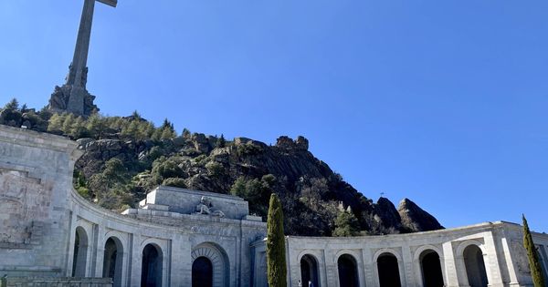 Foto: Vista general de la basílica del Valle de los Caídos y de su cruz de 150 metros de altura. (Juanma Romero | EC)