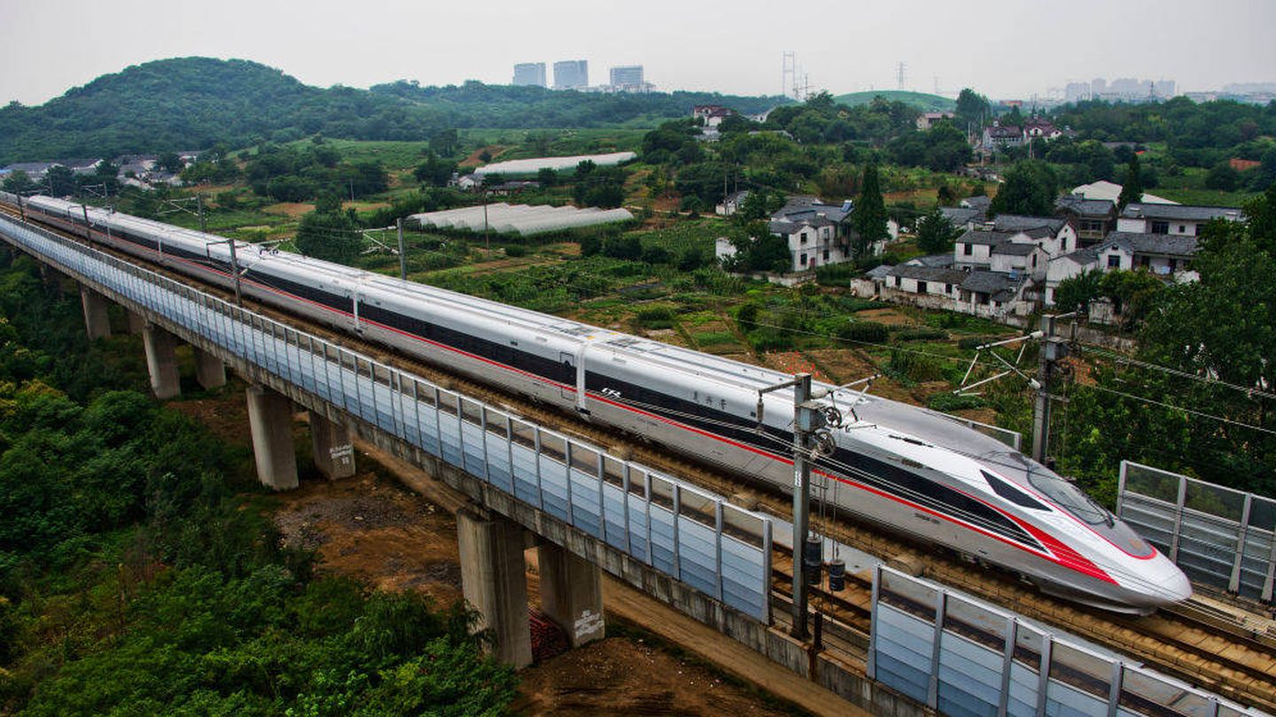 Uno de los trenes de alta velocidad Fuxing que unen el 80% de las ciudades chinas sobre más de 40.000 kilómetros de vías.