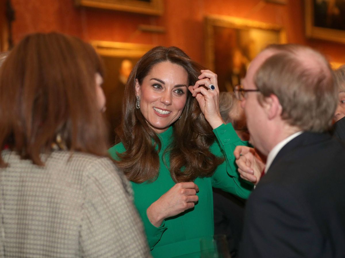 Foto: Kate Middleton, en la reunión con los líderes de la OTAN en Buckingham. (EFE)
