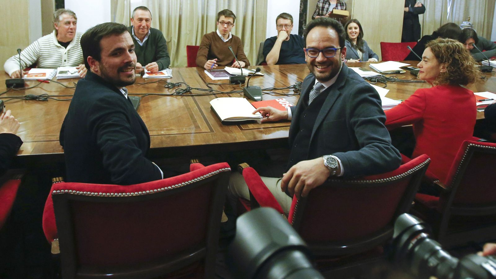 Foto: PSOE, Podemos, IU y Compromís se reunieron para formar un pacto de izquierdas el 22 de febrero. (EFE)
