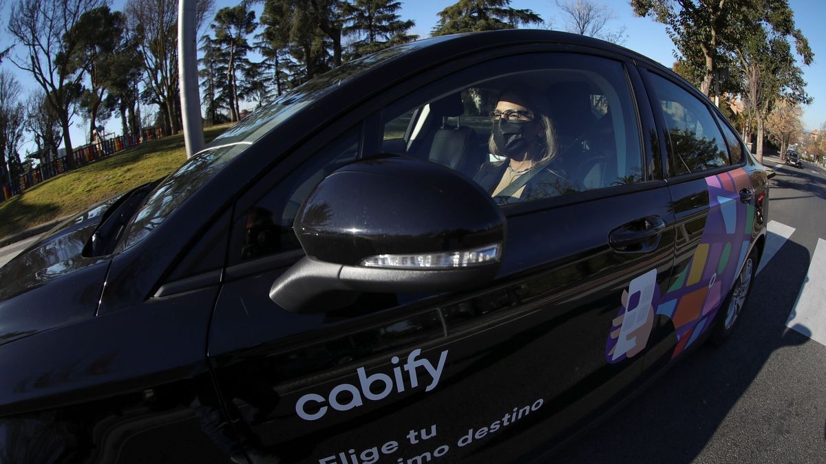 Cabify derrota a Trabajo: un fallo rechaza que sus conductores sean empleados