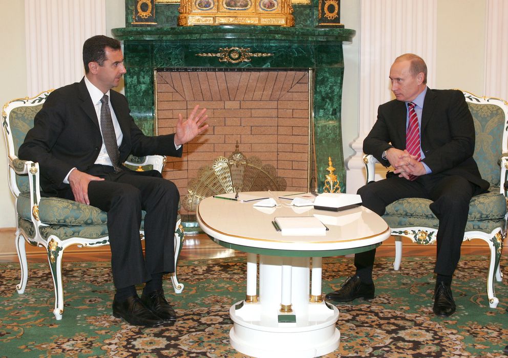 Foto: Vladimir Putin junto a Bashar Al Asad en una imagen de 2006 (Reuters)