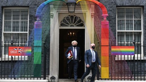 UK prohibirá terapias de conversión gay, pero no trans: un debate más allá de lo 'woke'