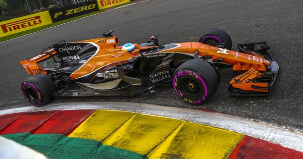 Foto: El McLaren de Alonso durante el GP de Bélgica. (Reuters) 
