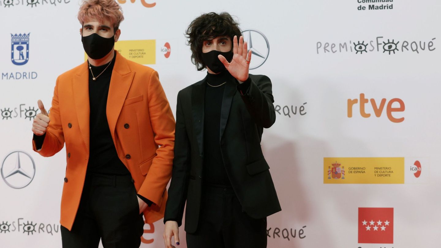 Javier Calvo (izq) y Javier Ambrossi (dcha), en los últimos Premios Forqué. (EFE)