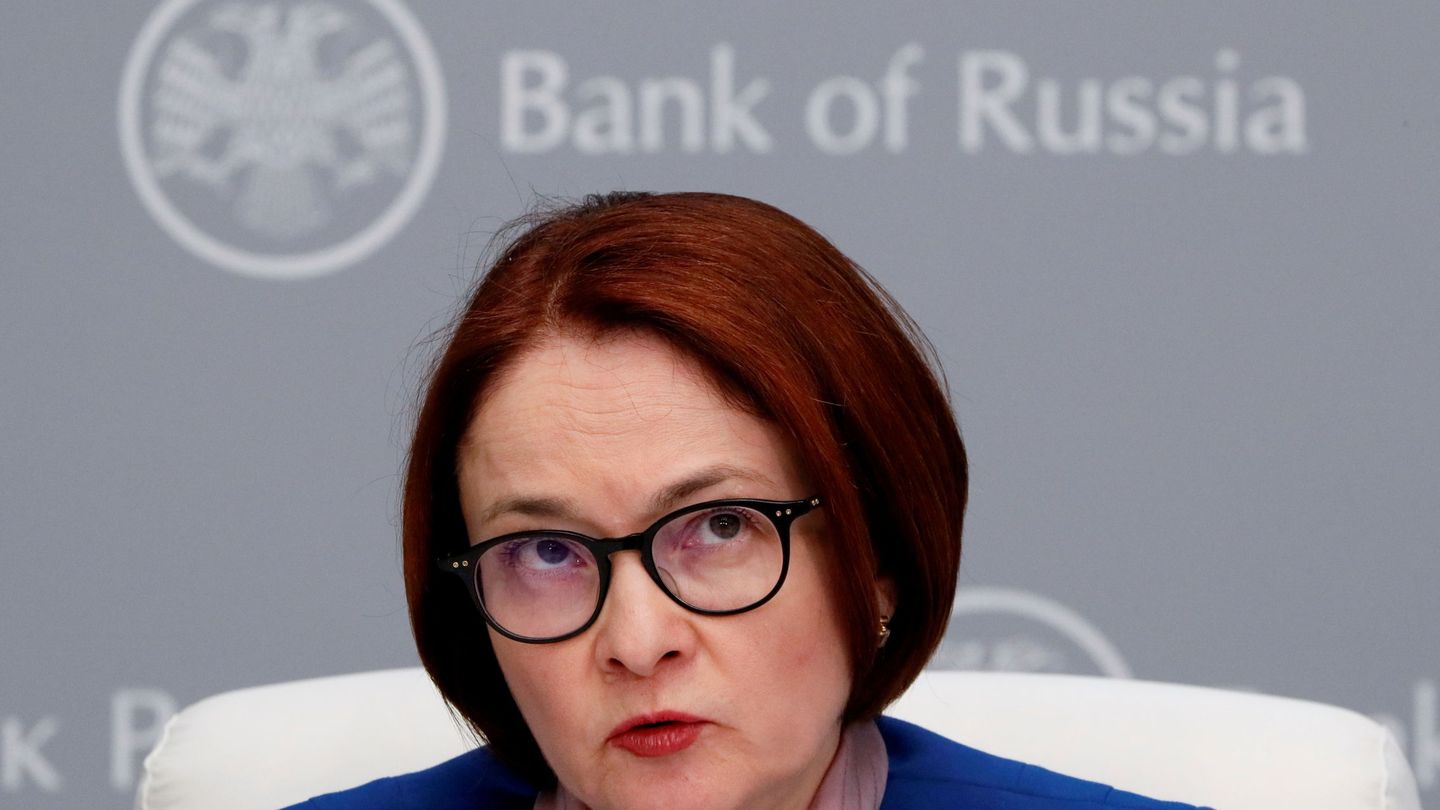 Elvira Nabiullina, gobernadora del Banco Central de Rusia, durante una conferencia de prensa en Moscú. (REUTERS / Shamil Zhumatov)