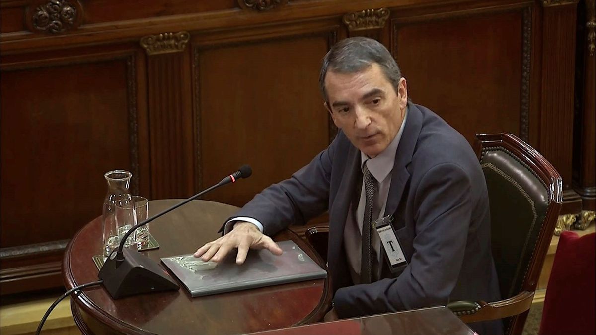 El comisario Molinero dice que destruyeron el papel del plan para detener a Puigdemont