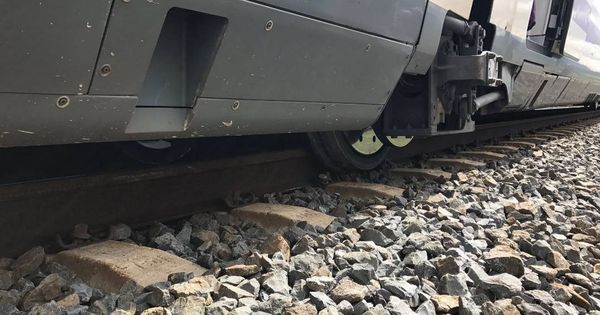 Foto: Fotografía del tren descarrilado. (Twitter @infoemergencias)