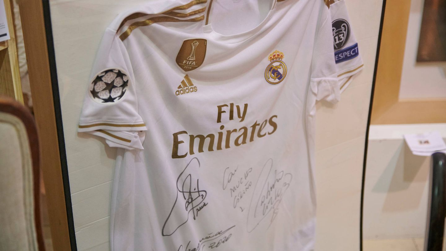  La camiseta del Real Madrid. (LP)